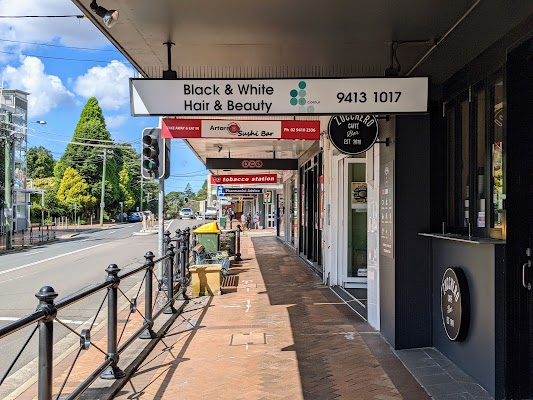 Black & White Hair & Beauty Studio