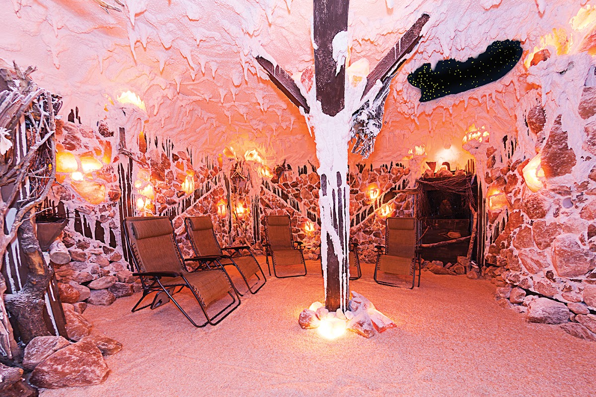 Santé Salt Cave & Healing Spa in 1200 Hwy 7 Unit 3, Vaughan, ON L4J 8M5, Canada