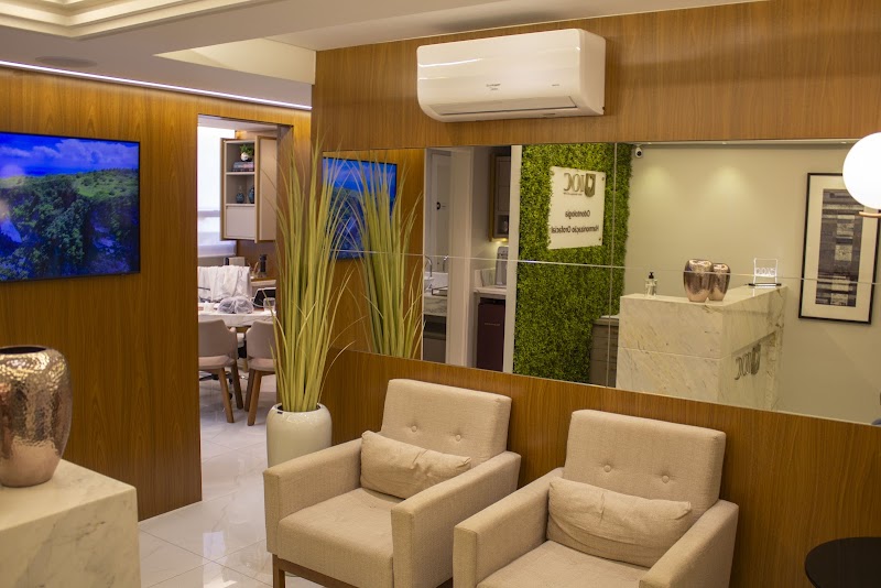 DRª Larissa Ferioli Dentista em Curitiba