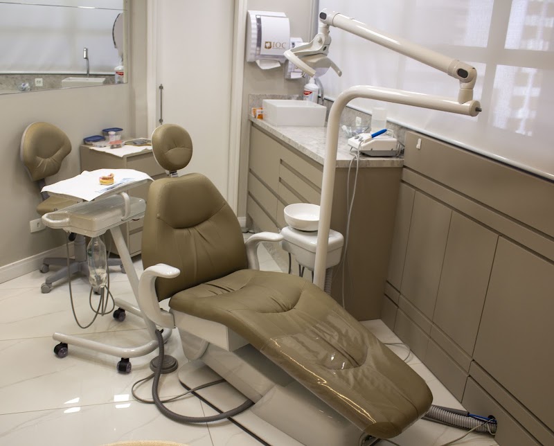 DRª Larissa Ferioli Dentista em Curitiba - foto 2