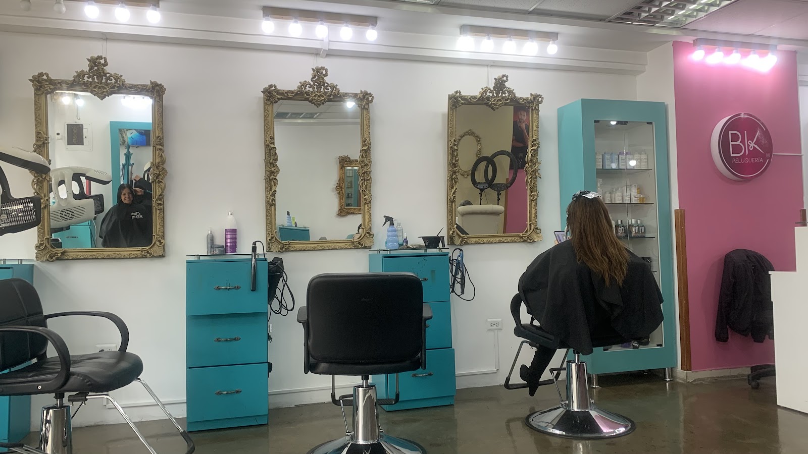 Ambiente y mobiliario del estudio Blick