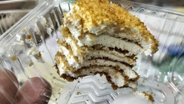 Ezzie's Home Bakery - Photo 1