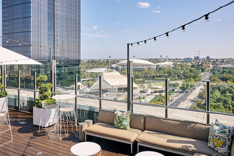 2KW Bar & Restaurant