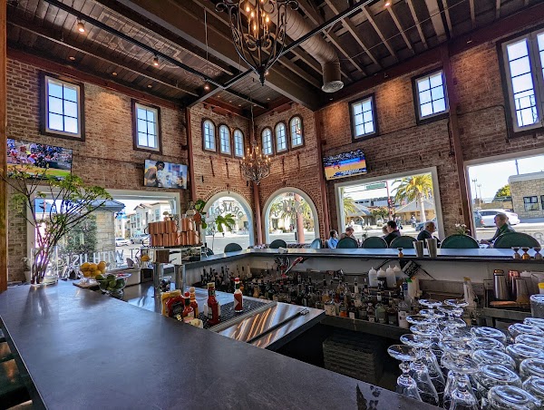 Drakes, 1101 San Carlos Ave, San Carlos, CA 94070, USA