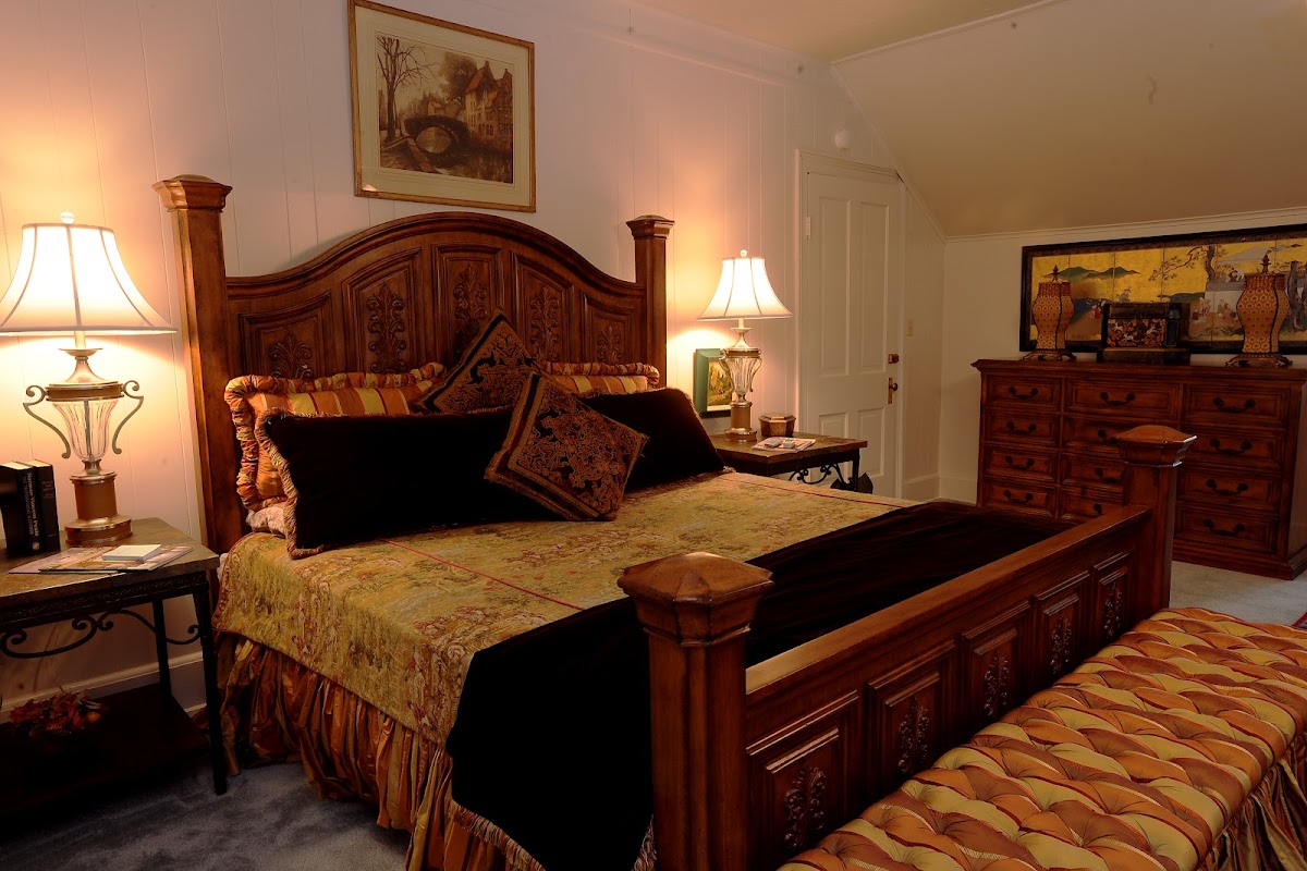 The Elms Waterfowl Lodge