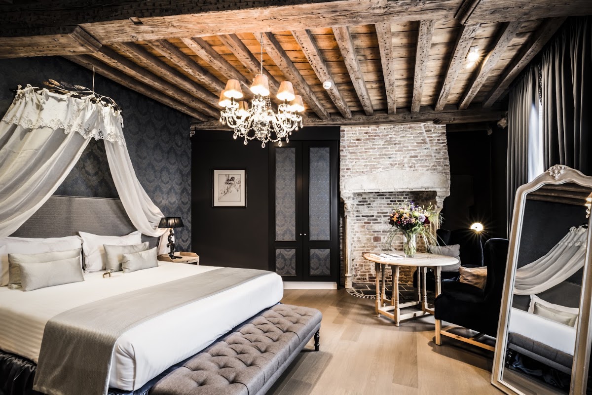 Hotel de Castillion hero