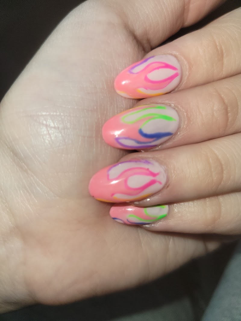 Creative Nails & Spa