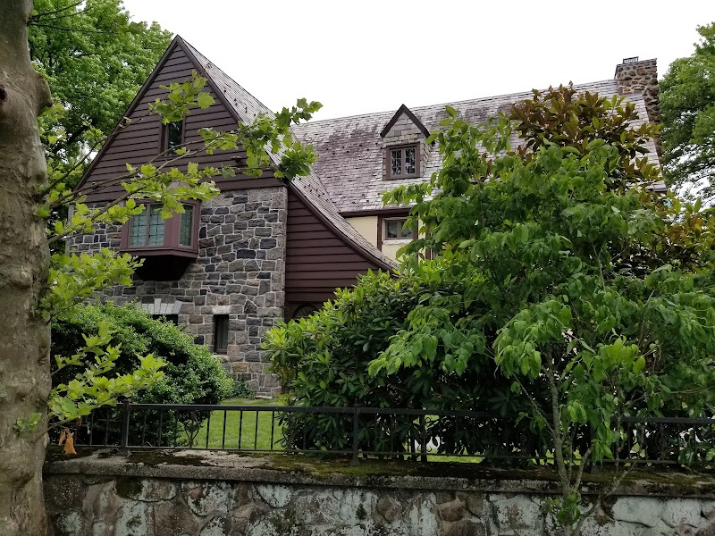 110 Longfellow Avenue