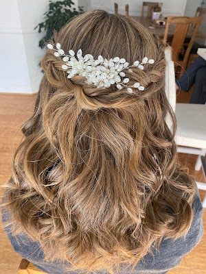 BELLADURE Professional Hair & Makeup Artist, by Paulina Linford