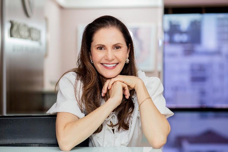 Juliana Campos Dermatologia/Queda cabelo, calvície, cosmética capilar