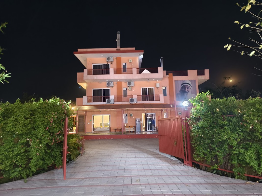 Shree Rajneesh Dhyan Mandir (By Osho Fragrance)