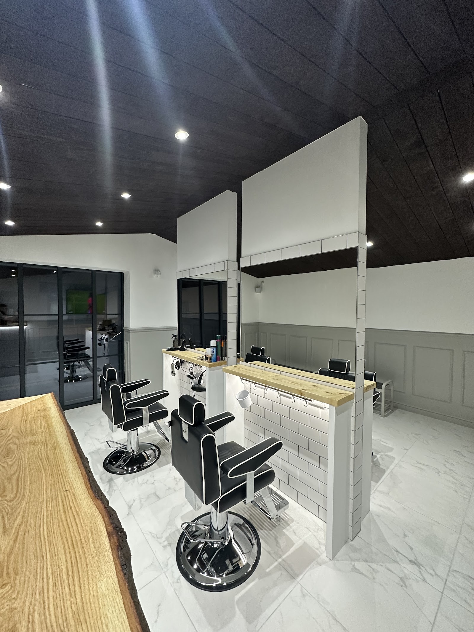 The Barbershop Laundry Quarter