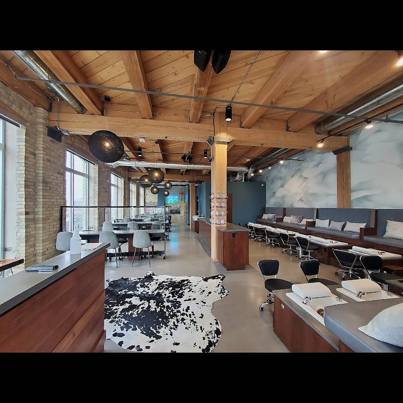 Nail Bar Milwaukee – Walker's Point