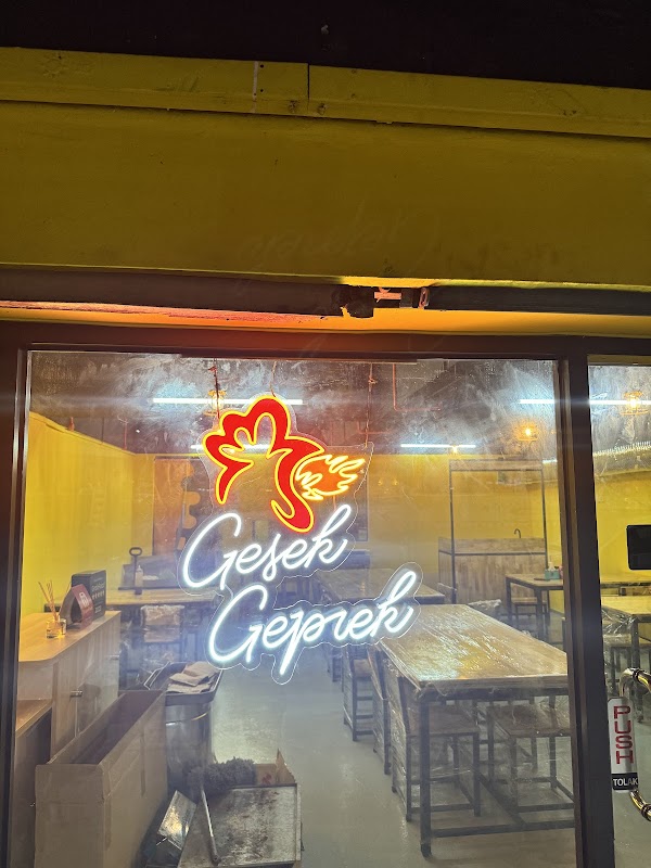 Gesek Geprek Kitchen - Photo 1