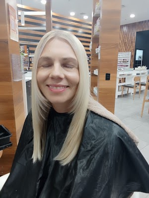 Jhona Hair Stylish Salon