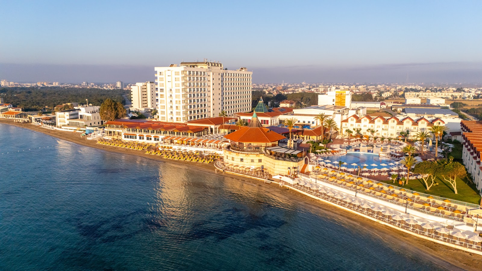 Salamis Bay Conti Hotel mekanı
