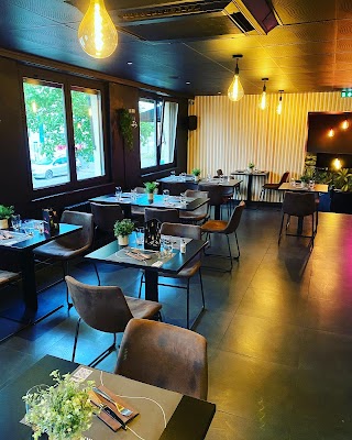 Photo Dark Steakhouse