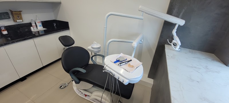 Clinica Dr Felipe Araujo - Faceta de Resina em Barra da Tijuca - Lente de Contato Dental - Lentes de Porcelana - foto 4