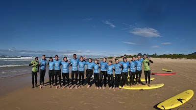 Illawarra Surf Academy logo