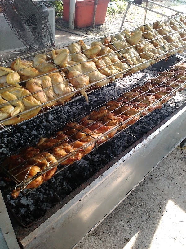 Restoran Ayam Golek - Photo 1