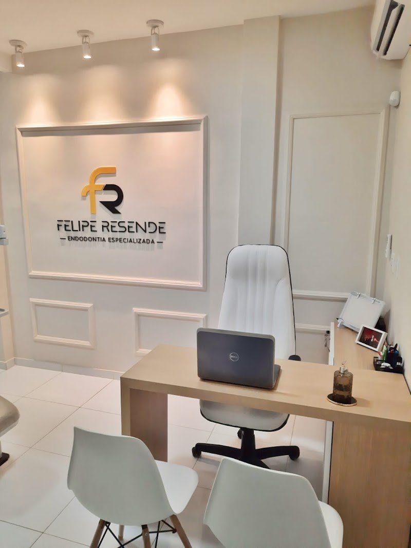 Dr. Felipe Resende - Especialista em Endodontia e Prótese