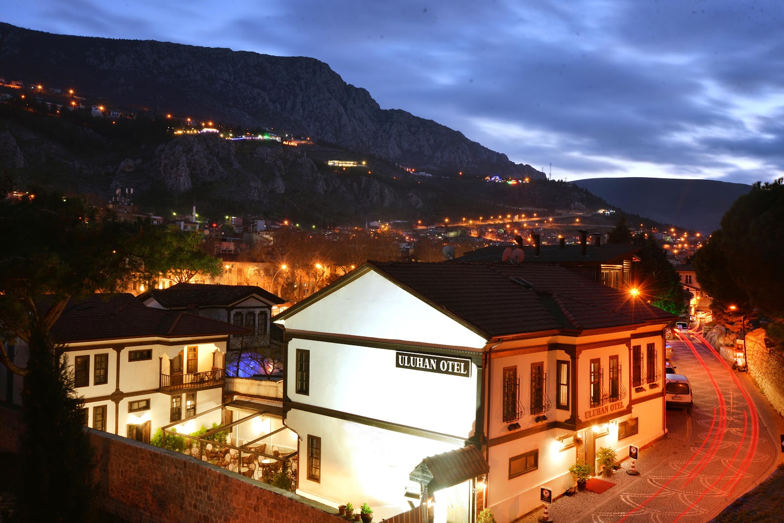 Uluhan Otel mekanı