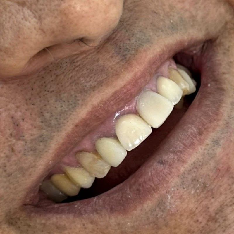 Dr. Douglas Santana I Consultório Odontológico Recife - foto 3