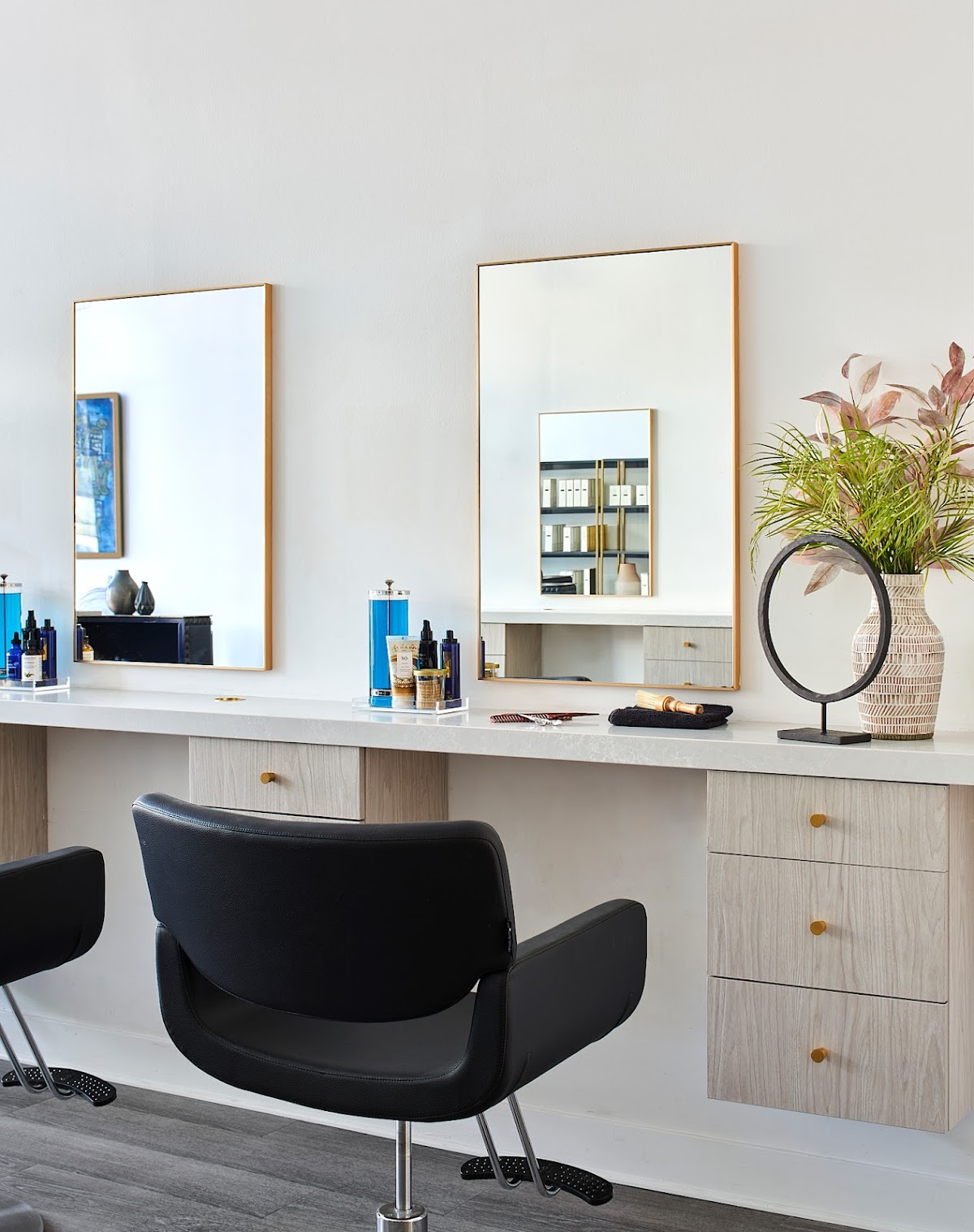 Revamp Salon: Google Places image 5