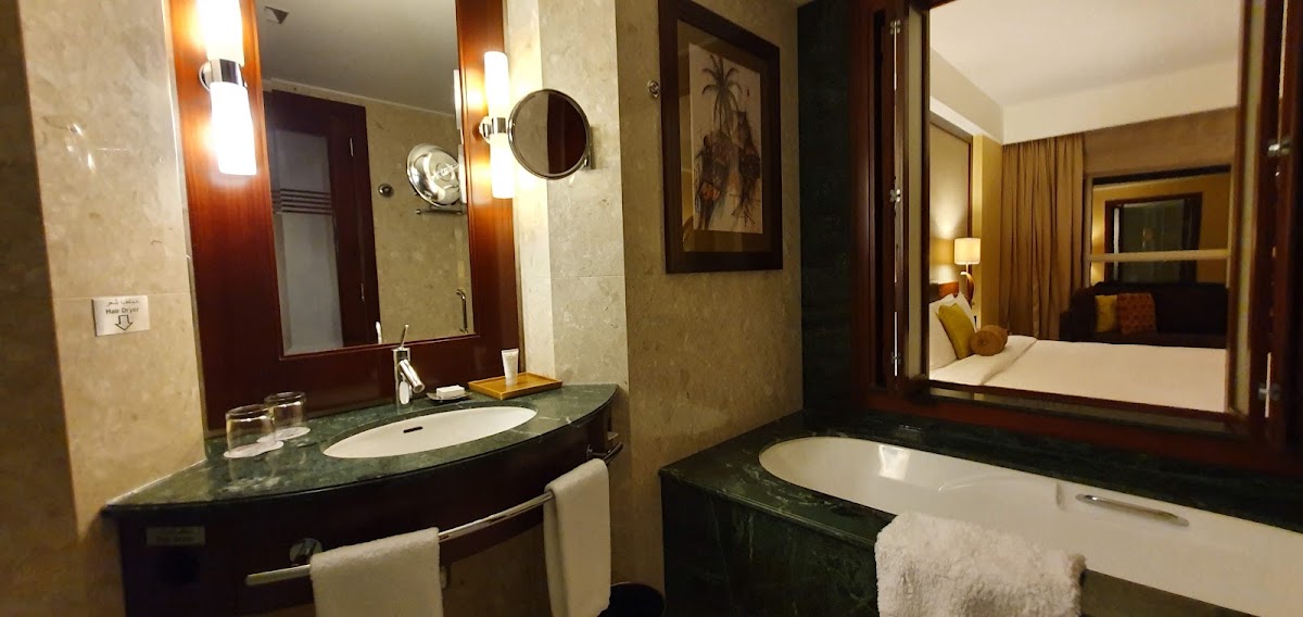 Dusit Thani Dubai 4