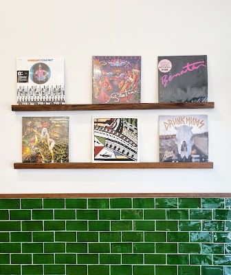 Kenneth Geoffrey's Barber Shop photo 3