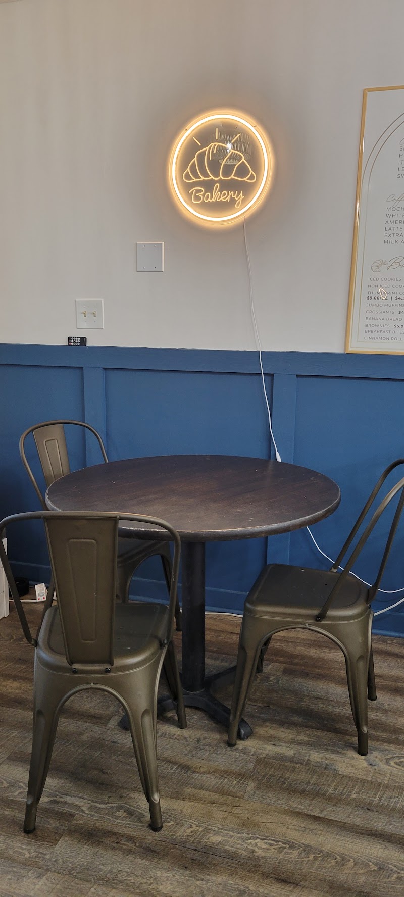 The Golden Whisk Cafe photo 4