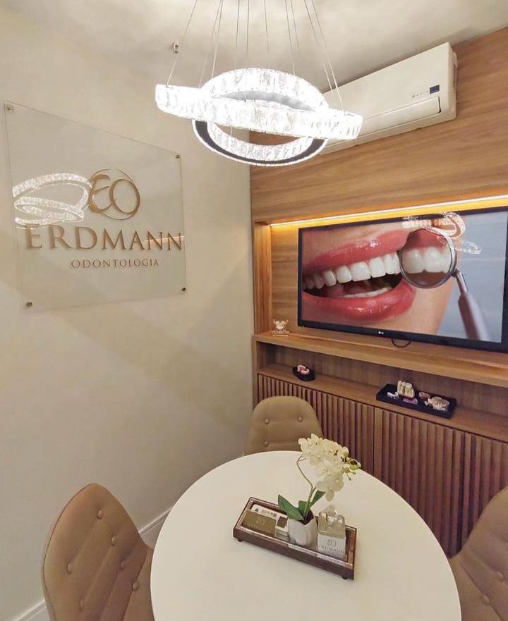 Dra. Betinne Erdmann | Erdmann Odontología | Cirurgiã Dentista em Porto Alegre - foto 4