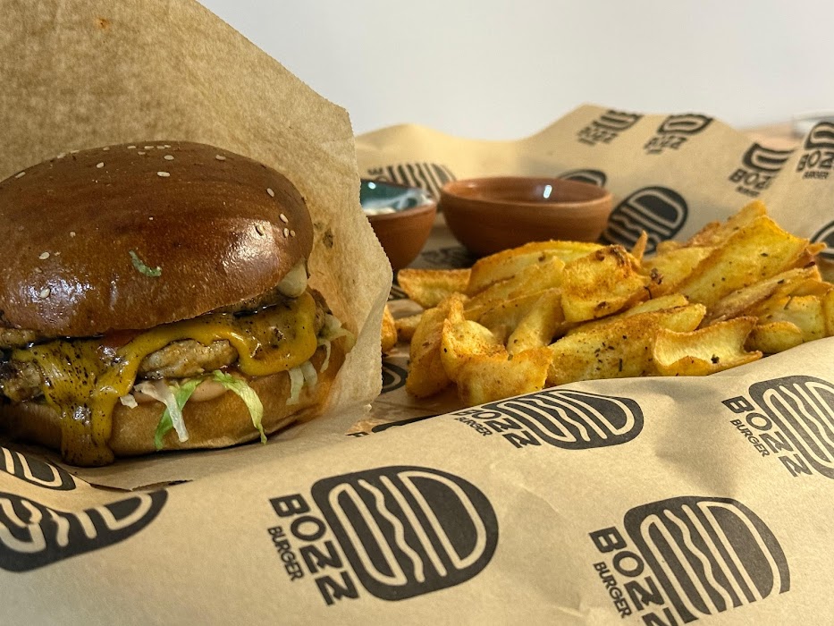 Bozz Burger fotoğraf 1