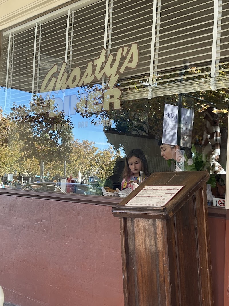 Ghosty's Diner photo 6