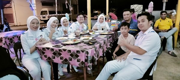 Zara's Cheese Naan - Photo 1