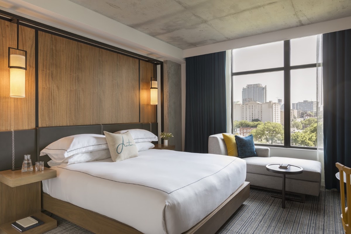 Kimpton Aertson Hotel, dog-friendly hotel, photo 4