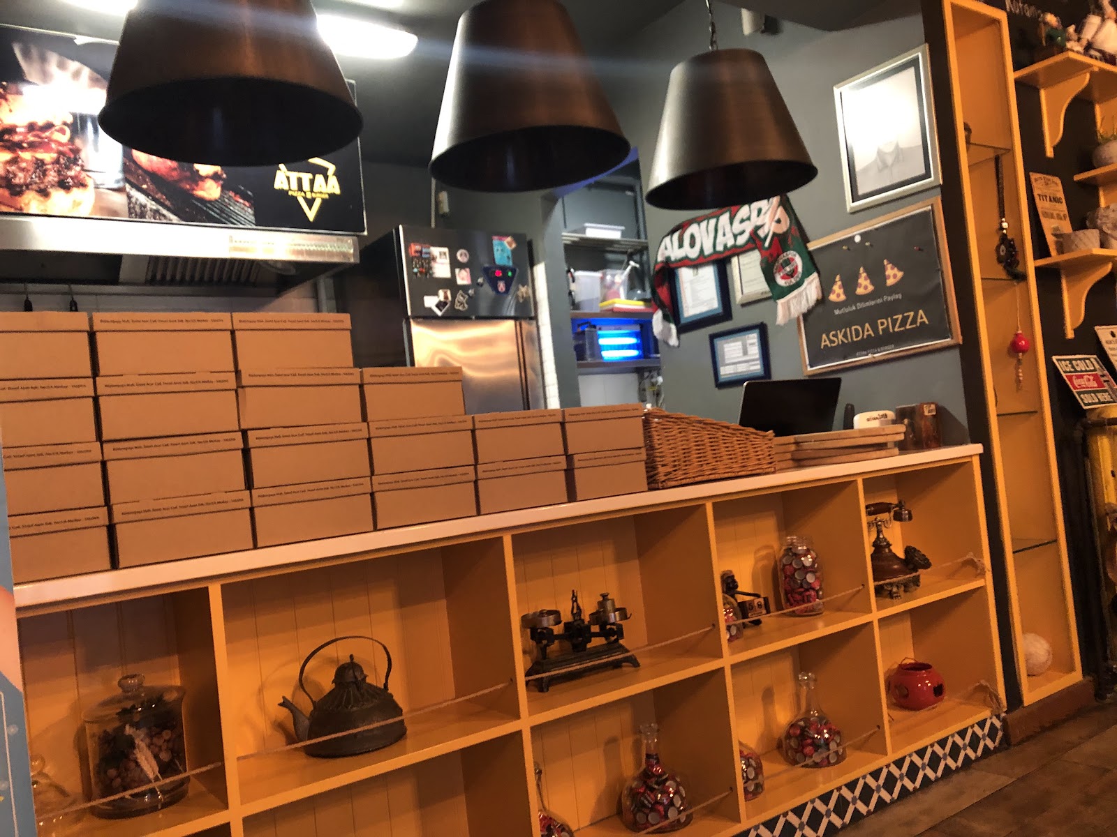 Attaa pizza & burger mekanı