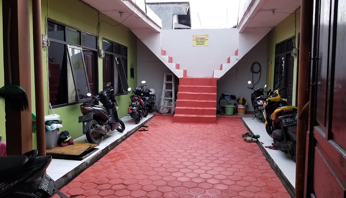 Resident Fitri Kencana