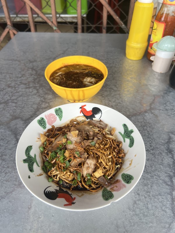 Ah Ling Black Noodle - Photo 1