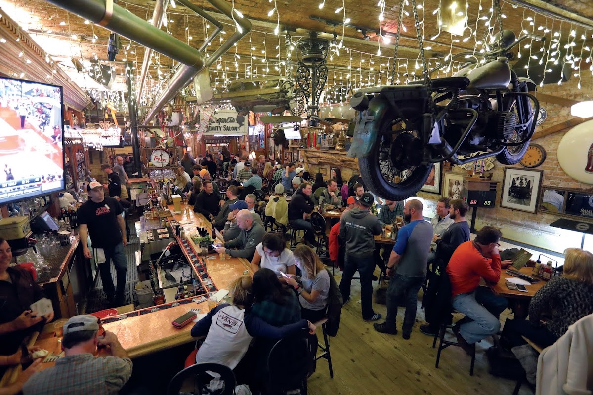 No Name Saloon photo 4