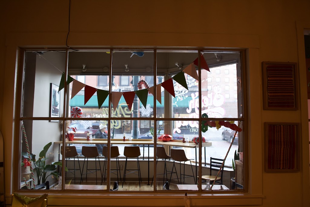 Nom Cafe