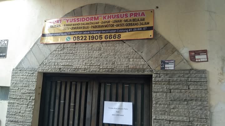Kost Putra Yussi Dorm Tamansari No. 48/56
