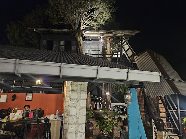 Restoran Golek Golek Suasana Kampung