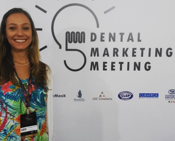 Cirurgiã-Dentista Dra. Heloisa Muzzolon - CLÍNICA VITAZ ODONTOLOGIA E BEM-ESTAR