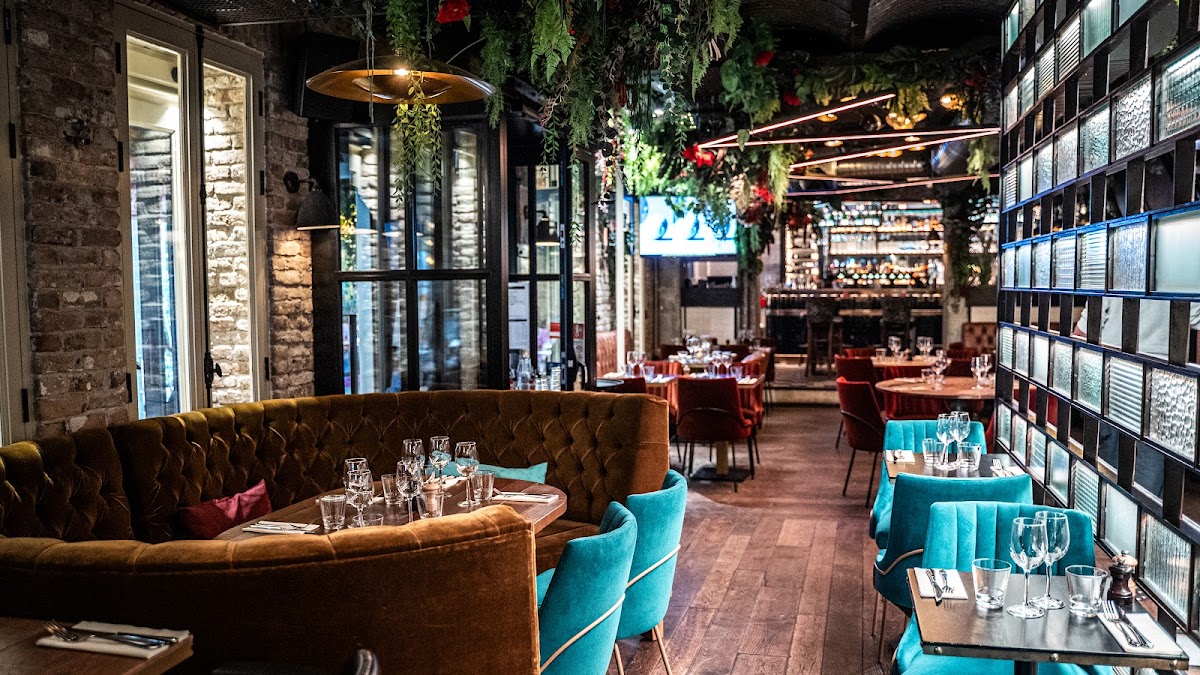 Pub St Germain, vue extérieure