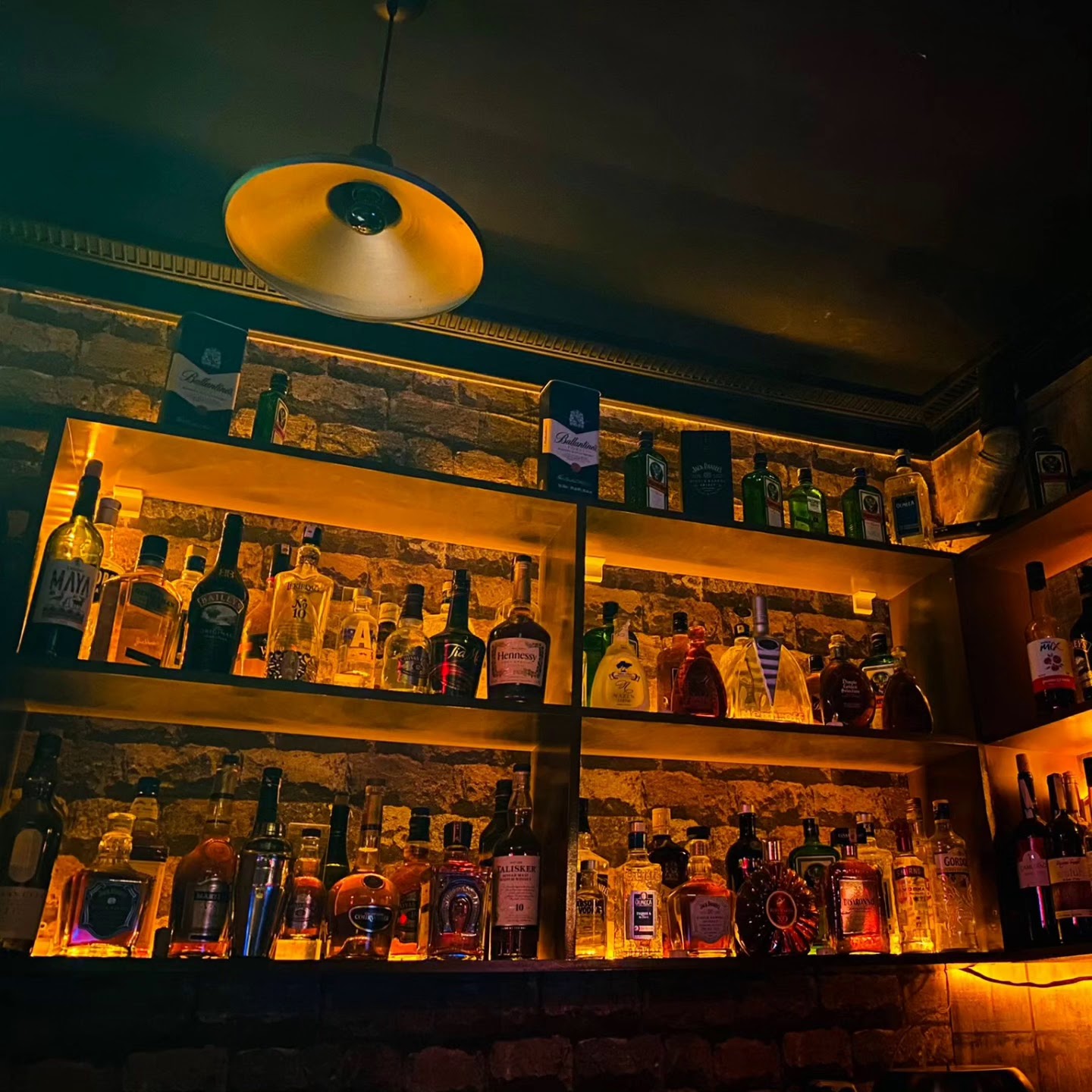 Promil Bar & Pub mekanı