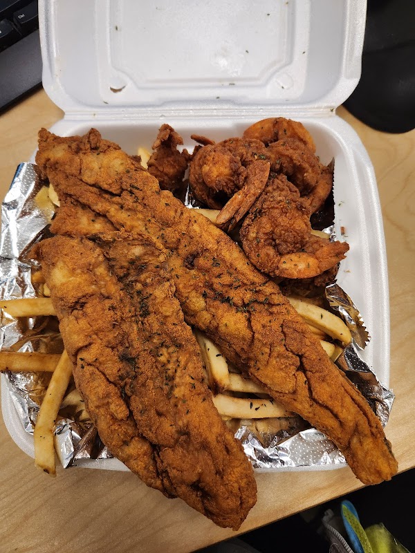 Bar on the Ave photo 2