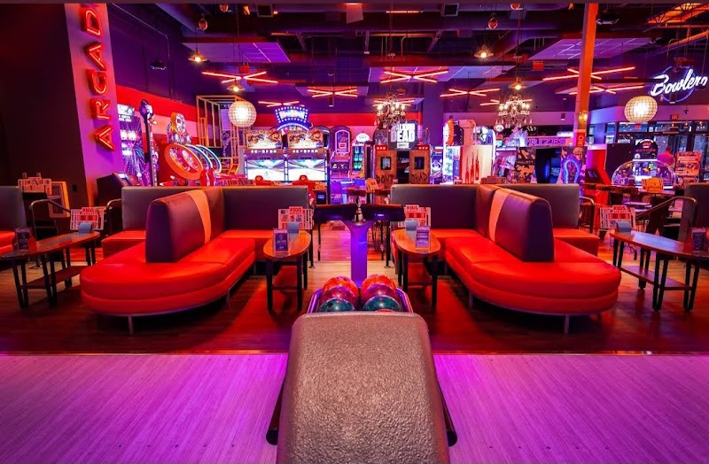 Lucky Strike North Scottsdale — interior