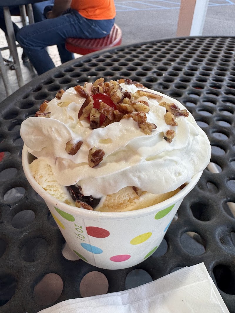 Ye Ole Fashioned Ice Cream & Sandwich Cafe- Mt. Pleasant photo 4