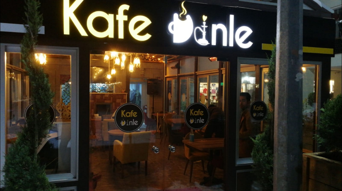 Kafe Dinle mekanı